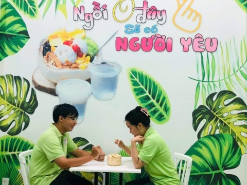 Khách hàng tại chi nhánh mới